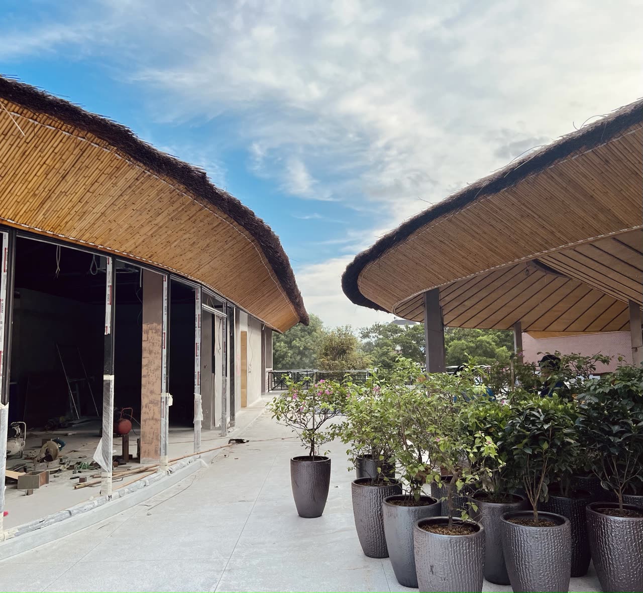 Thi công nhà hàng Đôi Dép Bãi Cháy Quảng Ninh X8Design